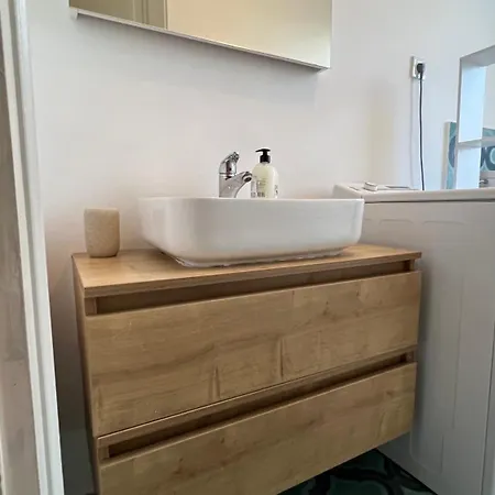 Apartment Sea Whisper *