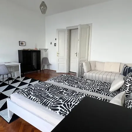 Apartment Sea Whisper