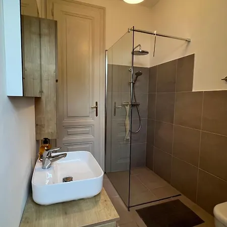 Sea Whisper Appartement *