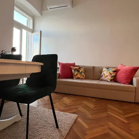 Sea Whisper Appartement *